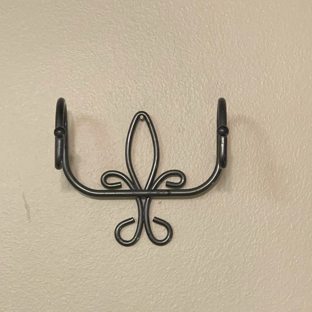 1960's 1970's Vintage Ornate Iron‎ Toilet Paper Holder Wall Mounted